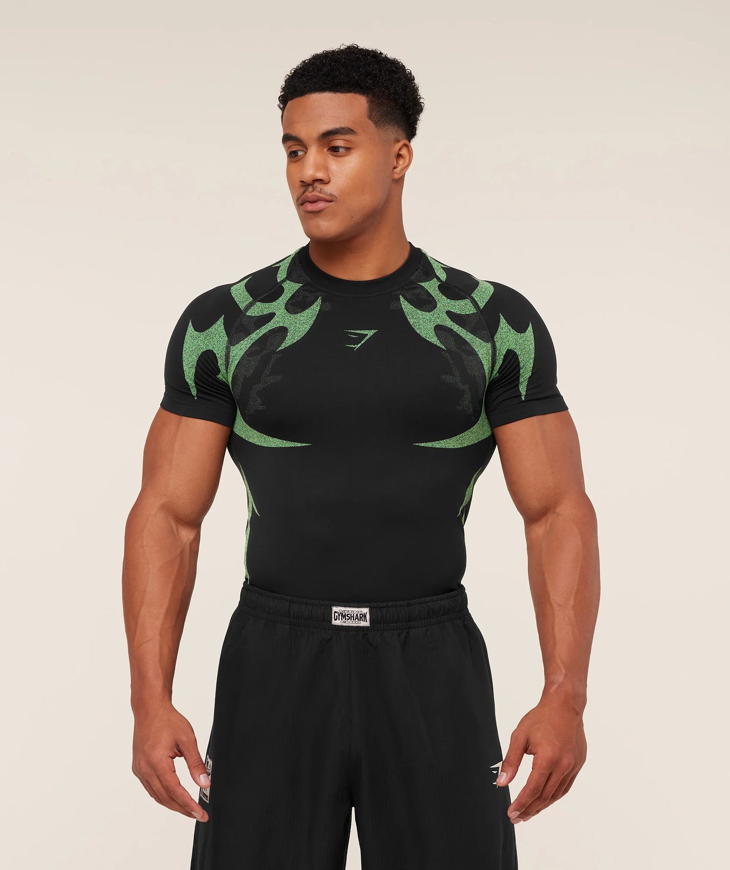 Gymshark Storm Seamless T-Shirt [BLACK/ACTIVE GREEN]