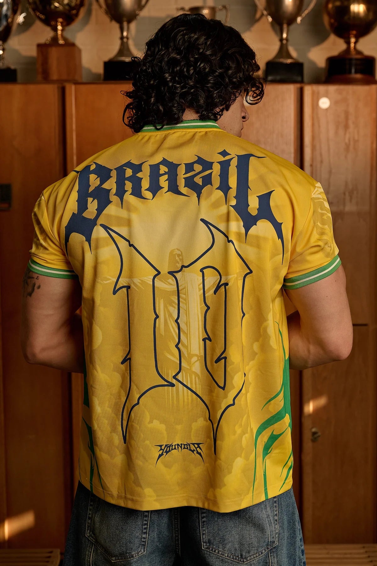 4215 - INTERNATIONAL FOOTBALL JERSEYS